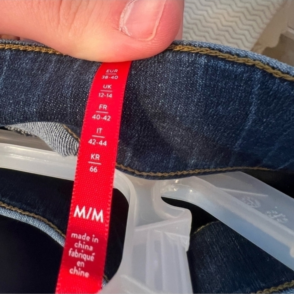 NWT Spanx Distressed High Rise Raw Hem Ankle Skinny Jeans Size Medium - Picture 8 of 9